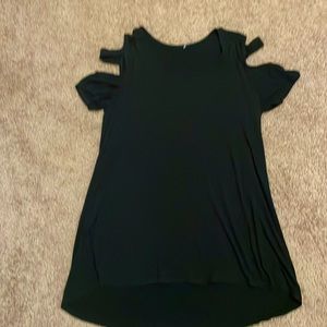 Women’s cold shoulder top